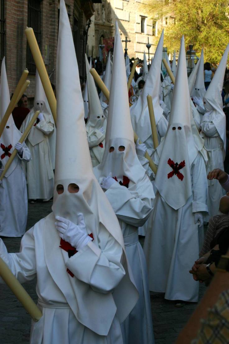not_what_you_may_think_-_these_are_nazarenos_hooded_penitents_in_the_holy_week_parade_in_granada_img_5519a